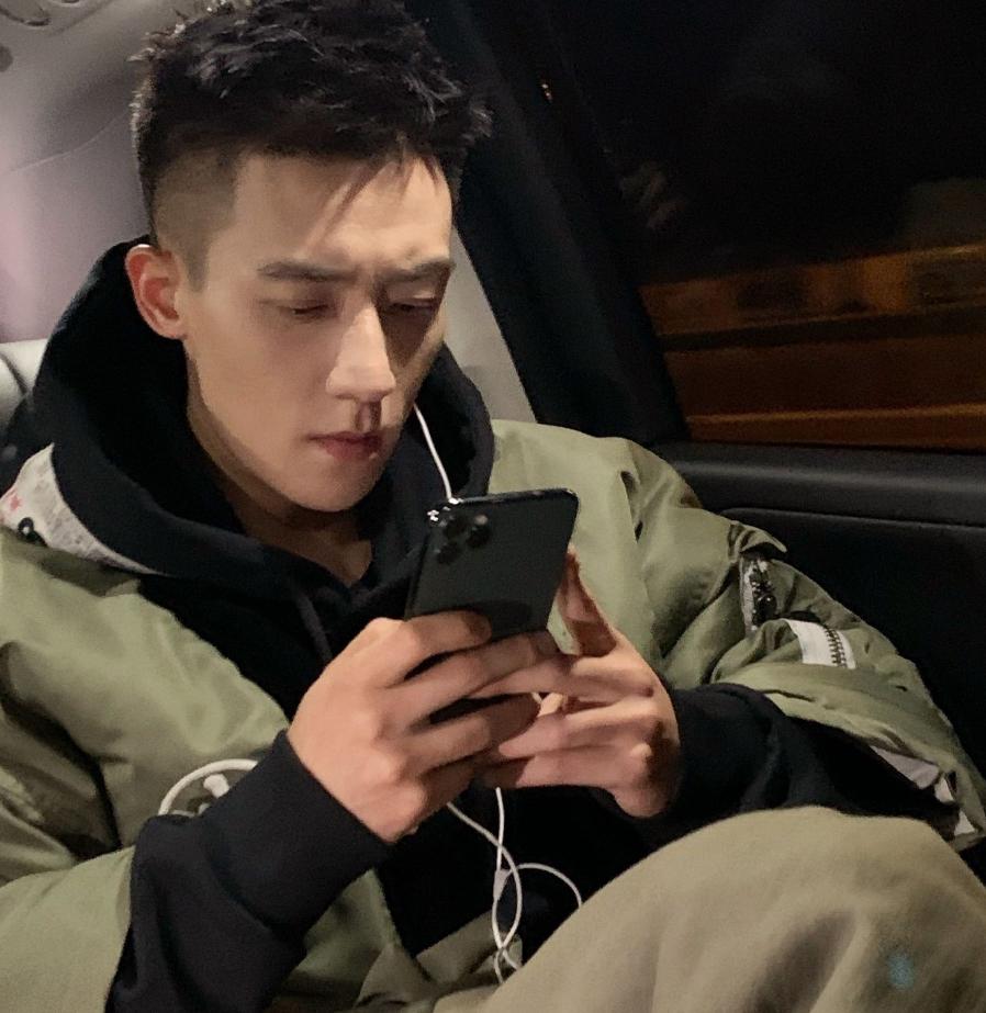 小號(hào)直播現(xiàn)象深度解析，觀點(diǎn)闡述與多維分析
