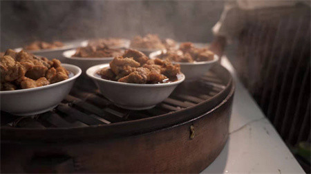 鐘吾網(wǎng)八大碗最新視頻,鐘吾網(wǎng)八大碗最新視頻，科技盛宴，領(lǐng)略前沿高科技產(chǎn)品的魅力