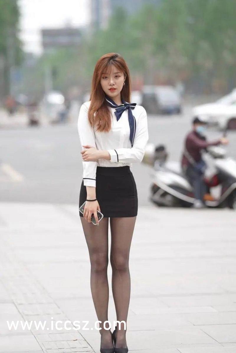 制服絲襪最新,制服絲襪最新，時(shí)尚潮流的新解讀