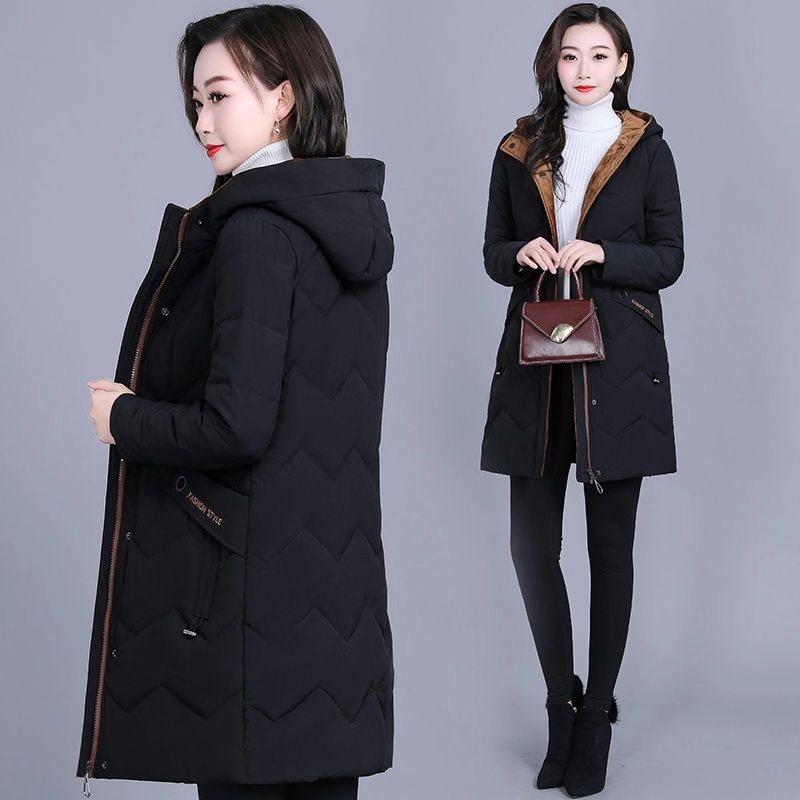 小巷深處的時(shí)尚寶藏，最新女棉襖風(fēng)采展示