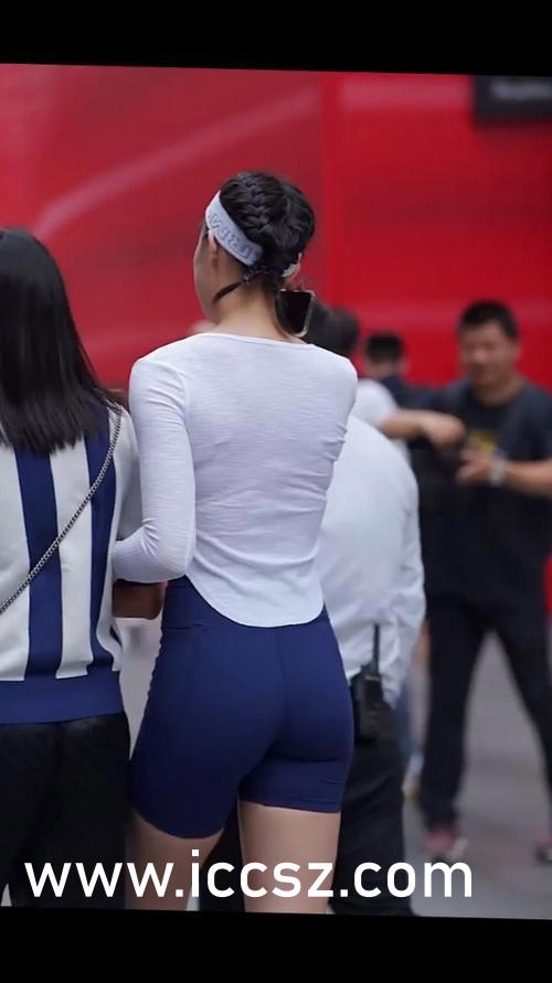 最新動(dòng)態(tài)插圖叉，時(shí)尚潮流引領(lǐng)者，帶你領(lǐng)略新風(fēng)尚！