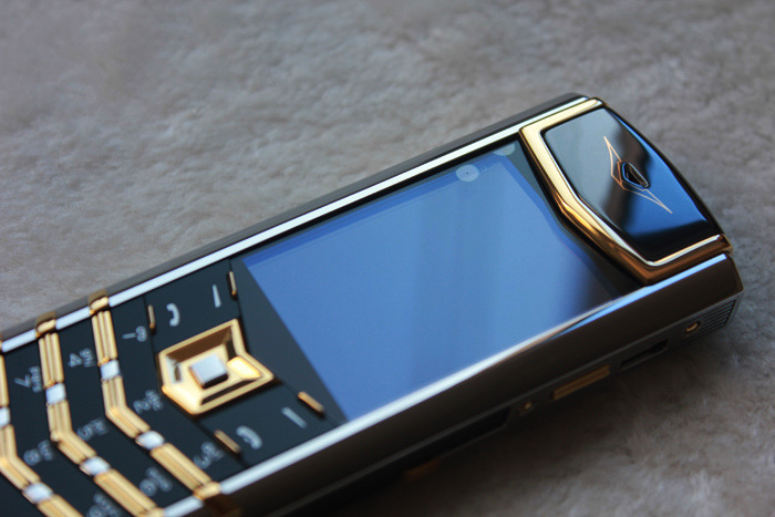 Vertu 2017新款手機，小巷中的隱藏寶藏，探索未知的魅力與時尚科技