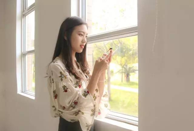 演員李燕燕，從舞臺到人生的自信與成就感之旅