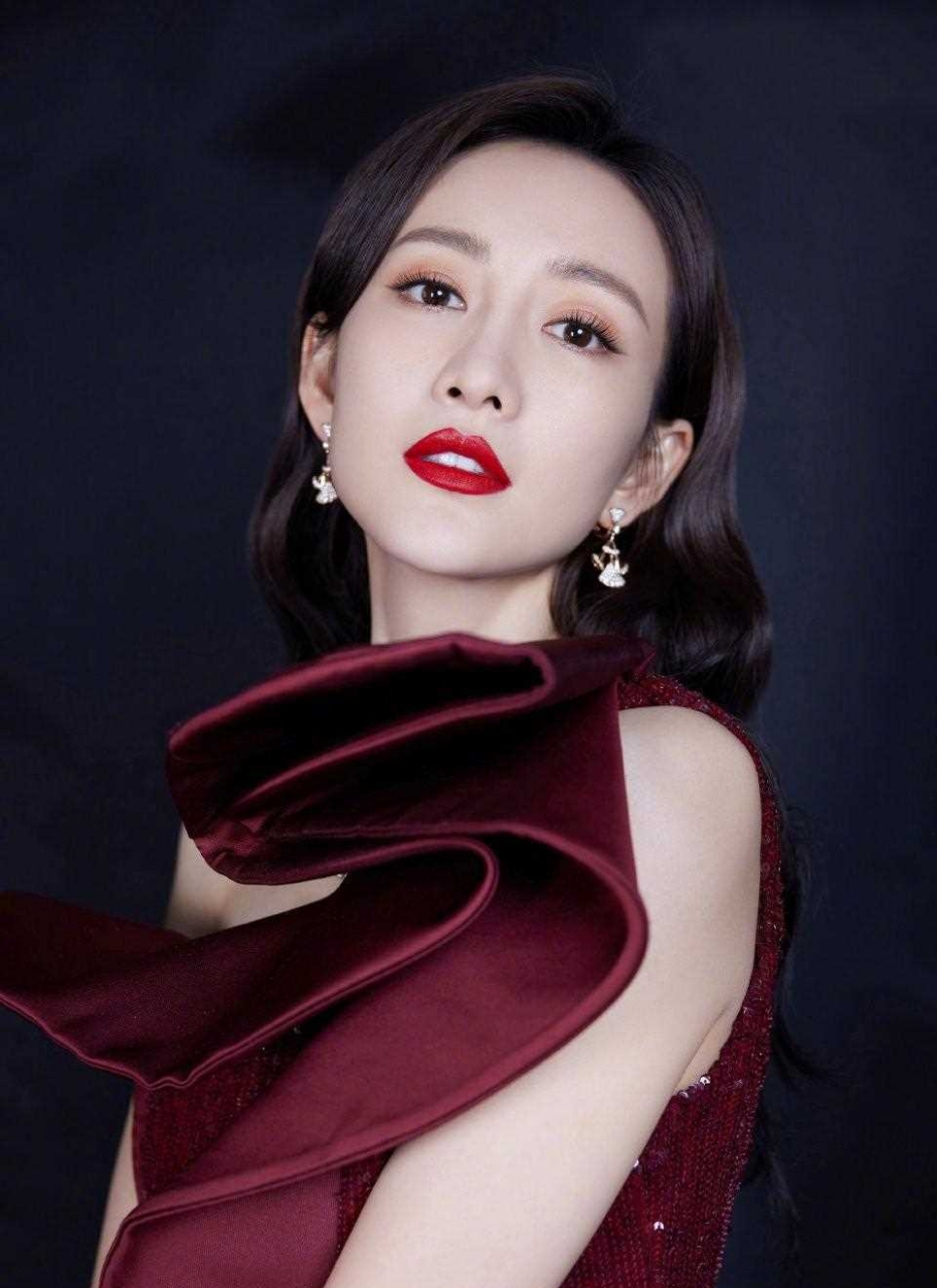 演技出眾的女明星，自信與成就感的閃耀之源