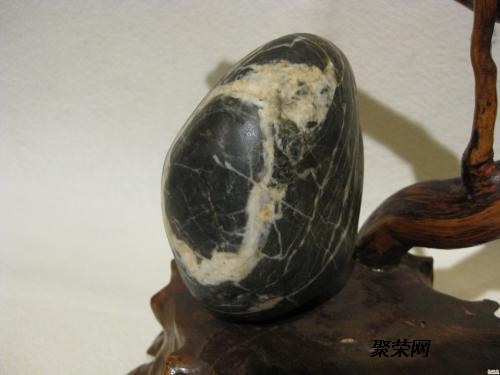 天然奇石之旅，友情與陪伴的溫馨篇章