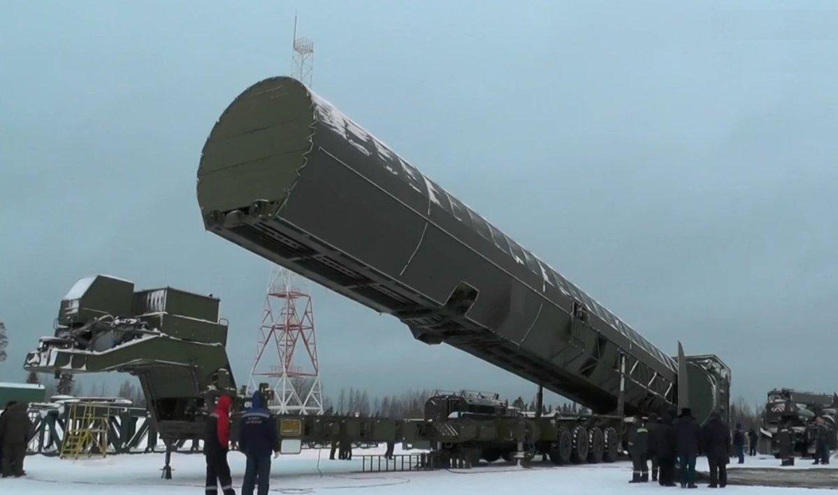 美國(guó)新型軍事裝備引領(lǐng)全球軍事變革，前沿科技的突破與革新