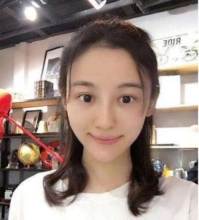 演員徐婷，小巷中的美食與隱秘魅力