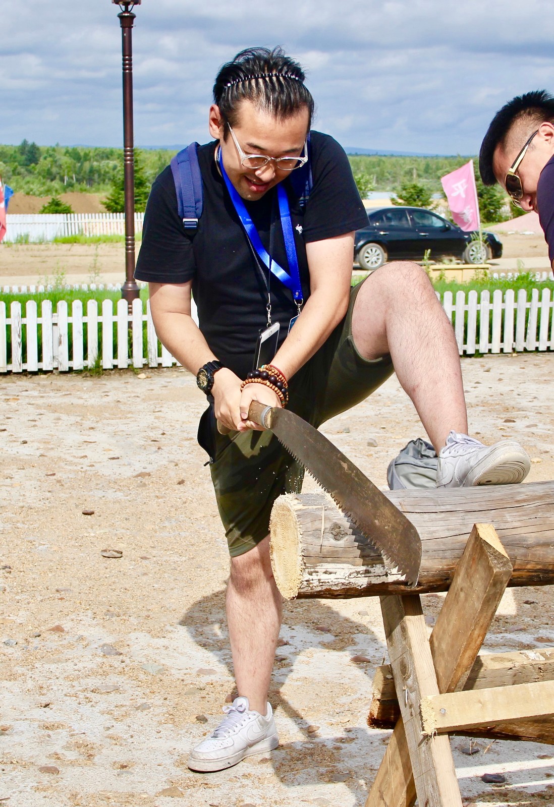 鋸木頭比賽，自然美景中的探險(xiǎn)之旅