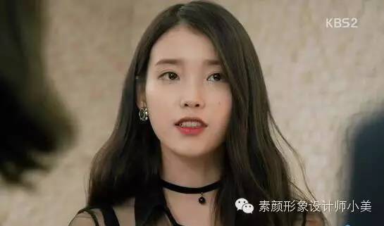 塌鼻子女明星的自信力量與美麗蛻變之路